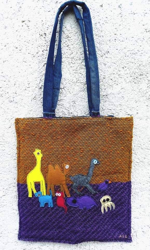 re-bagre bag- illustrazione a testa in su
