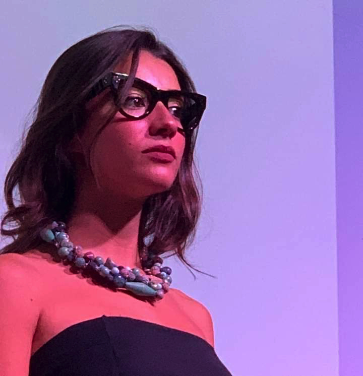 Inturciuniate Defilèe D'amour.